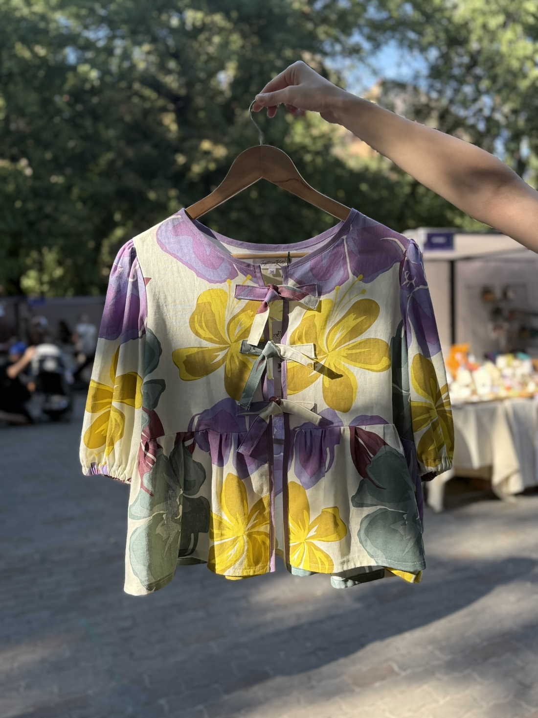 Bluză din in - Model Floral - Mărimea 36 - îmbrăcăminte și modă - haine damă - bluze damă - Artynos.ro