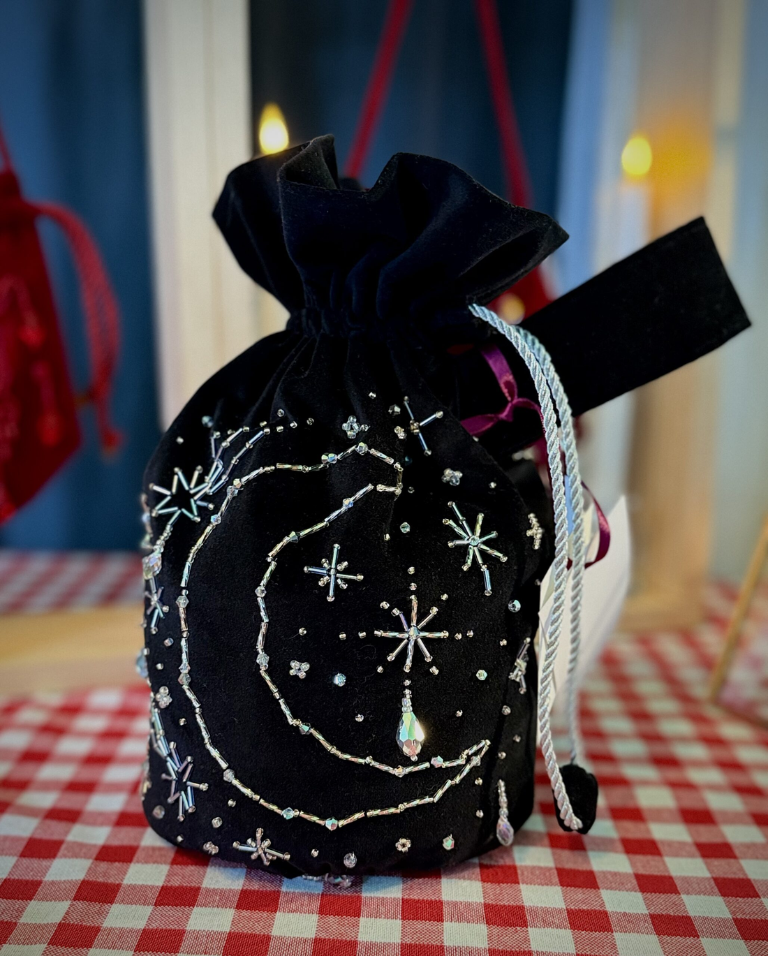 Praf de Stele  Geantă de catifea brodată cu cristale  1 buc în stoc - genți și portofele - genți de mână și umăr - genți de mână - Artynos.ro