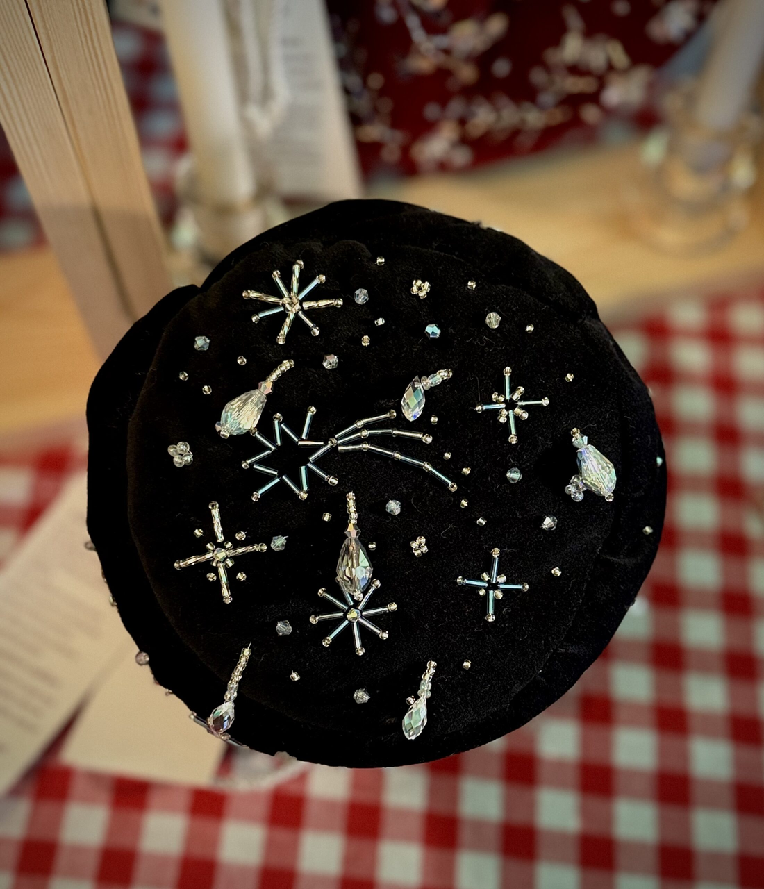 Praf de Stele  Geantă de catifea brodată cu cristale  1 buc în stoc - genți și portofele - genți de mână și umăr - genți de mână - Artynos.ro