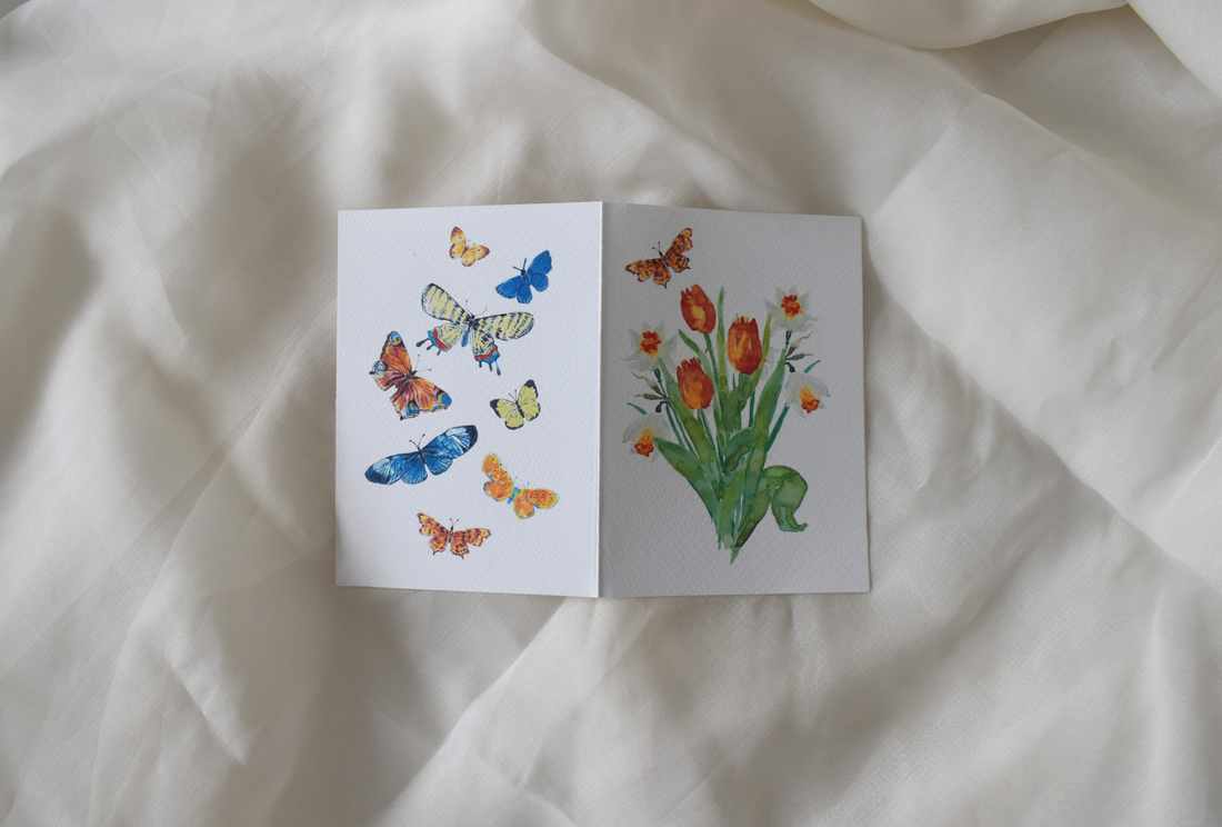 Felicitare cu lalele, fluturi și narcise - elemente pictate manual - casă & stil de viață - papetărie de hârtie - invitații, felicitări - Artynos.ro