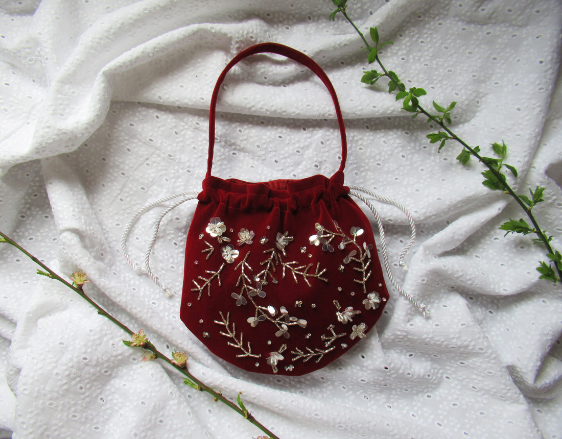 Primavera � Geantă de catifea brodată cu paiete � 1 buc în stoc - genți și portofele - genți de mână și umăr - genți de mână - Artynos.ro