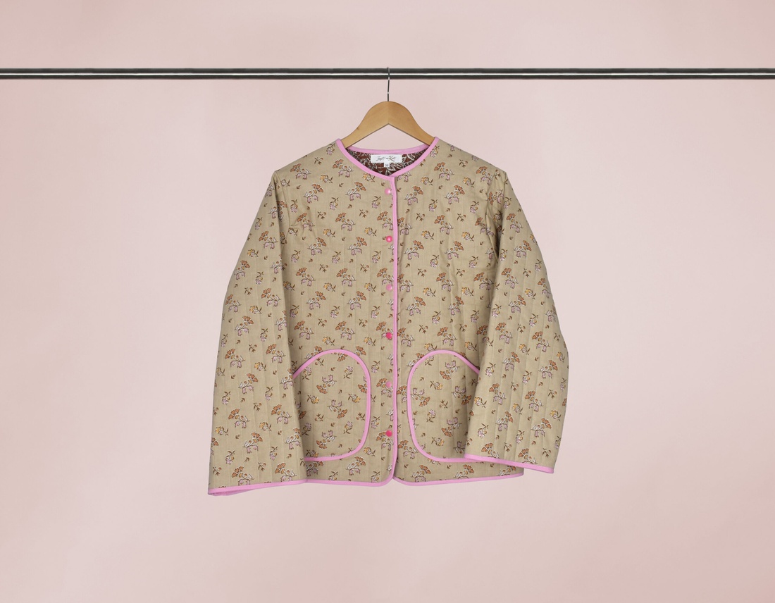 Geacă matlasată cu flori - bej - Mărimea 38 - îmbrăcăminte și modă - haine damă - paltoane damă - Artynos.ro