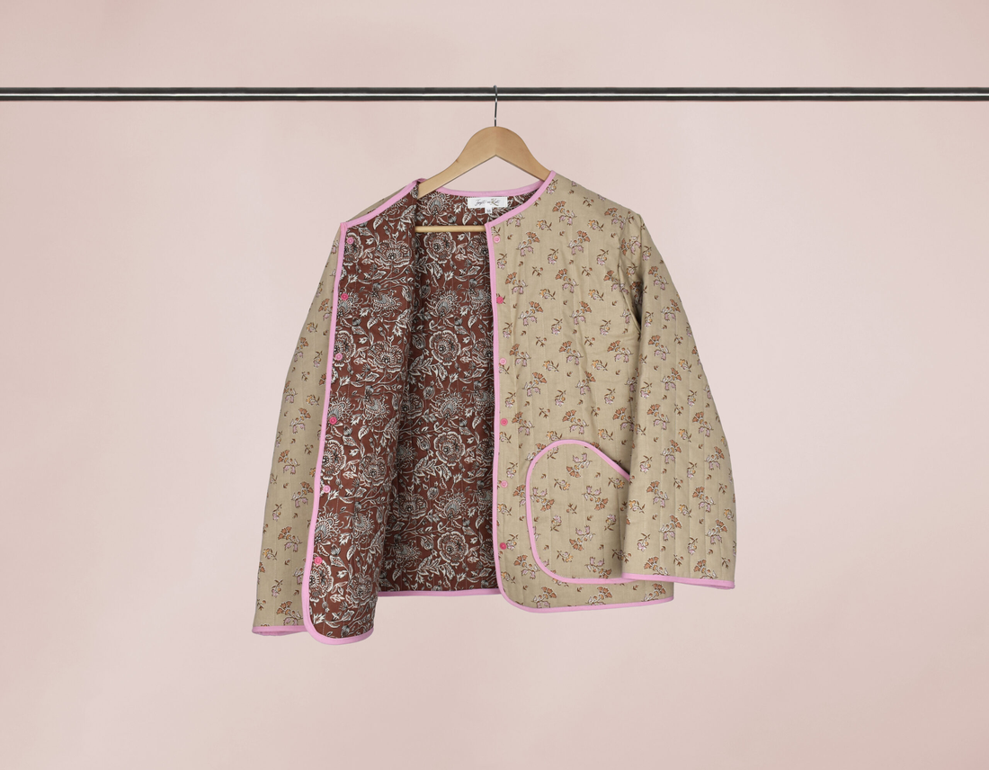 Geacă matlasată cu flori - bej - Mărimea 38 - îmbrăcăminte și modă - haine damă - paltoane damă - Artynos.ro
