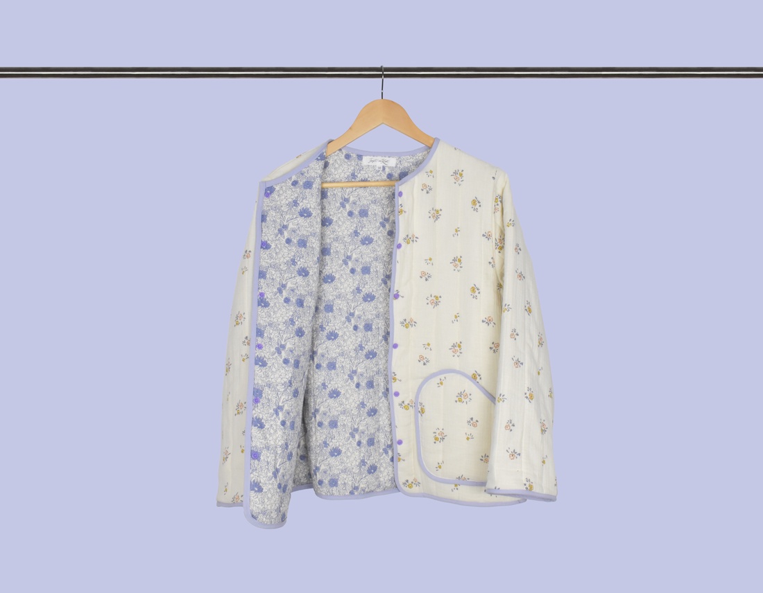 Geacă ecru matlasată cu flori, Mărimea 36, 38 - îmbrăcăminte și modă - haine damă - paltoane damă - Artynos.ro