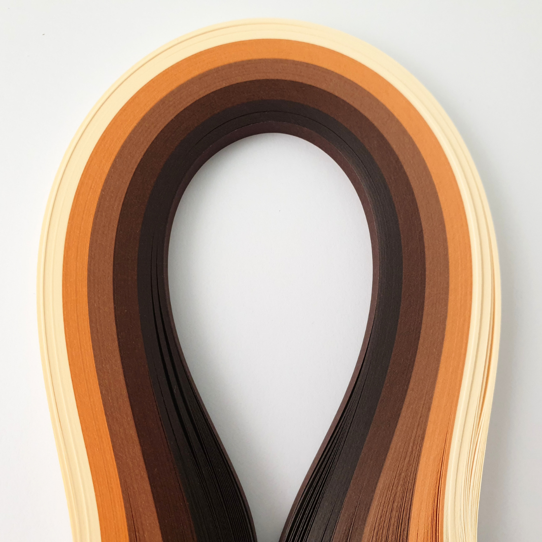 Hartie quilling maro 5 nuante 1 mm/3 mm/5 mm, pentru bijuterii, tablouri, decoratiuni Craciun, A01 - accessorii și unelte - hârtie - alte hârtii - Artynos.ro