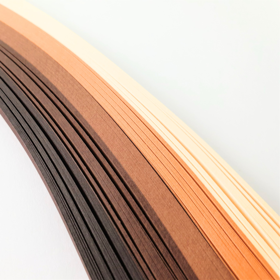 Hartie quilling maro 5 nuante 1 mm/3 mm/5 mm, pentru bijuterii, tablouri, decoratiuni Craciun, A01 - accessorii și unelte - hârtie - alte hârtii - Artynos.ro