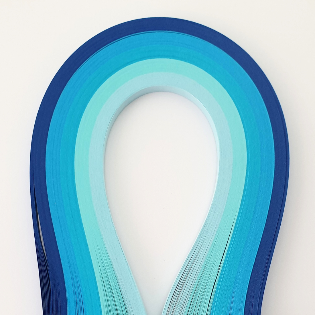 Hartie quilling albastru 5 nuante 1 mm/3 mm/5 mm, pentru bijuterii, tablouri, decoratiuni Craciun, A06 - accessorii și unelte - hârtie - alte hârtii - Artynos.ro
