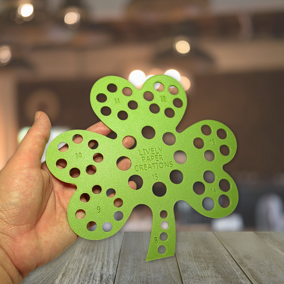 Sablon cu gauri pentru quilling sau pictură 8 marimi Trifoi Norocos Verde 20x19 cm - accessorii și unelte - diy (descrieri) - șablon, ghid - Artynos.ro