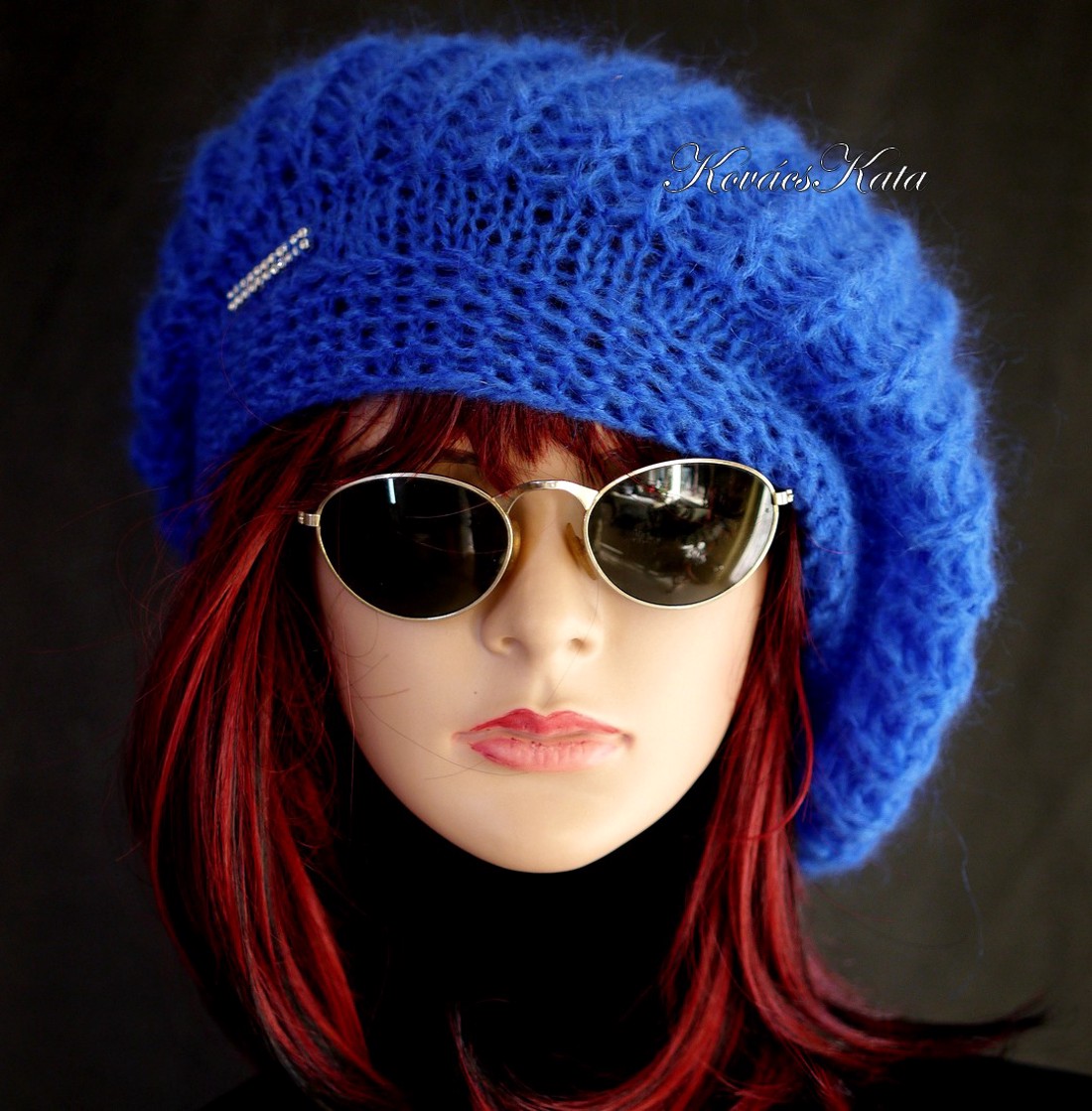 BORBÁLA / royal - șapcă cu ciuperci, beretă, exclusiv tricotată manual din mohair Kidsilk - îmbrăcăminte și modă - eșarfe, pălării, fularuri - căciulă - Artynos.ro