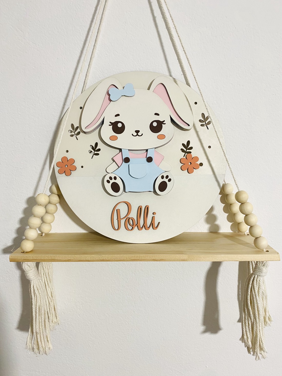 Plăcuță de nume din lemn Bunny - - Artynos.ro Plăcuță de nume din lemn Bunny - - Artynos.ro