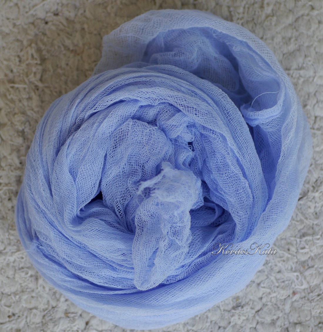 MULL-KENDŐ / albastru cer - eșarfă din tifon bătut - îmbrăcăminte și modă - eșarfe, pălării, fularuri - eșarfe - Artynos.ro