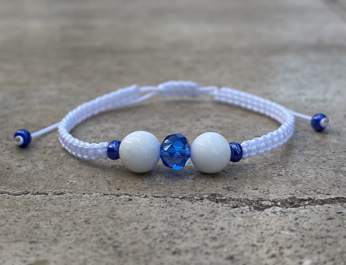 Set de brățări minerale Lapis Lazuli și jad alb - - Artynos.ro Set de brățări minerale Lapis Lazuli și jad alb - - Artynos.ro