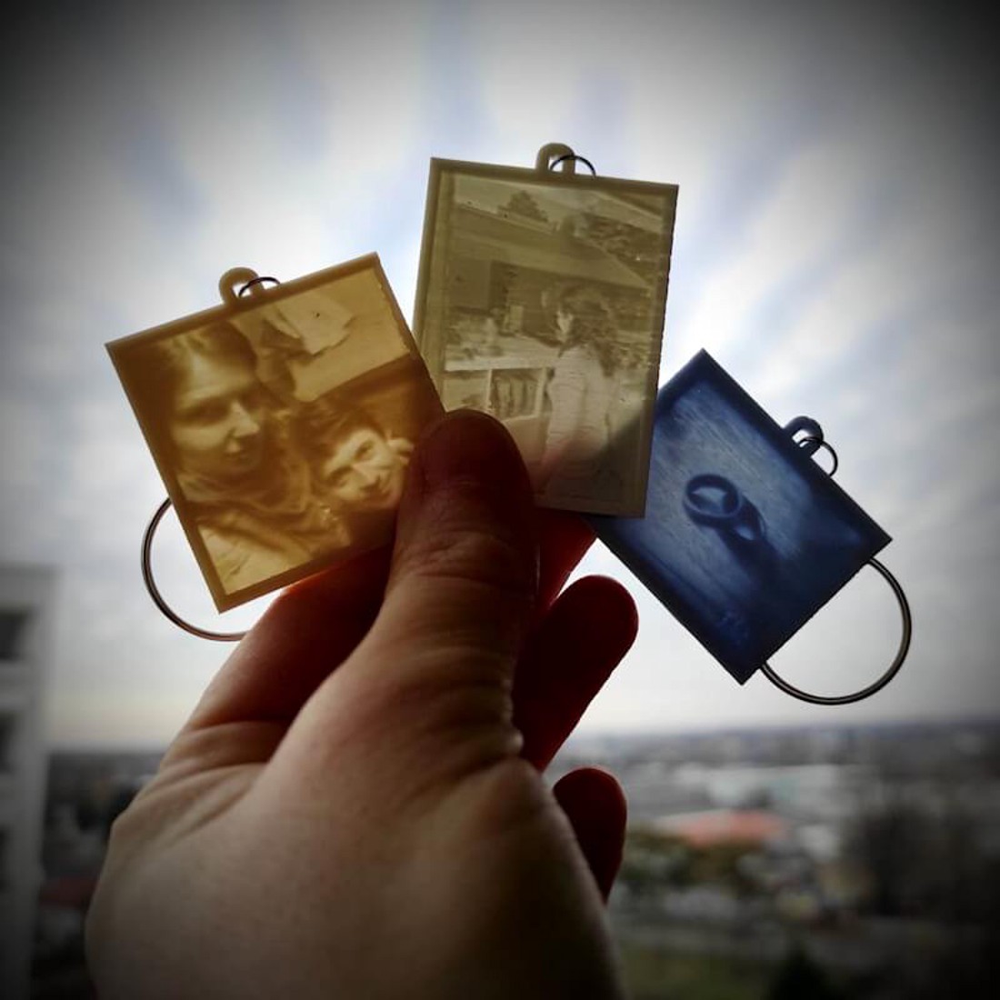 Breloc foto cu fotografie care poate fi văzută în lumină - PICTURE FRAME - - Artynos.ro Breloc foto cu fotografie care poate fi văzută în lumină - PICTURE FRAME - - Artynos.ro