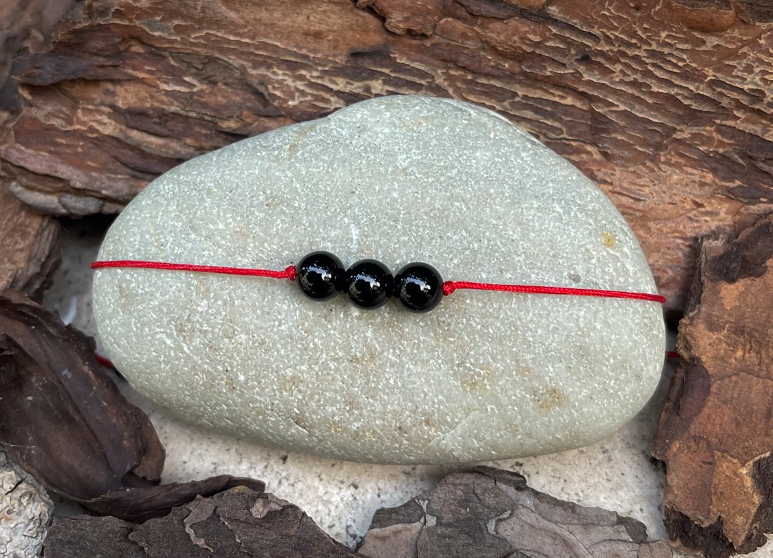 Brățară minerală de protecție minimalistă - - Artynos.ro Brățară minerală de protecție minimalistă - - Artynos.ro