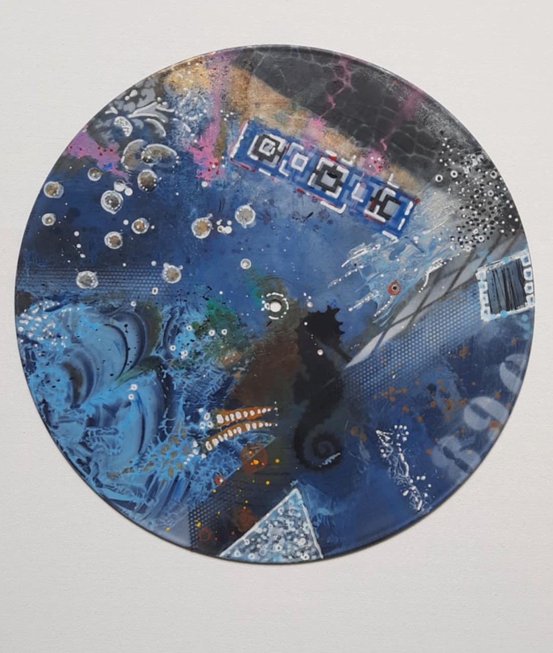 Vinil II. Acrilic abstract pe un disc de vinil -  - Artynos.ro