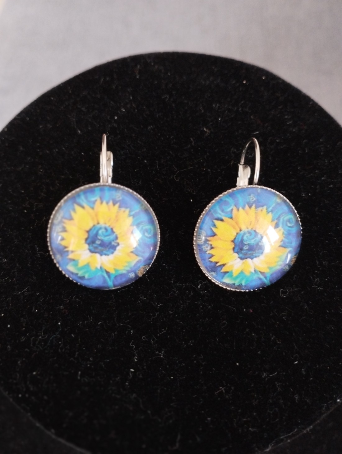 Cercei cu închizătoare franceză inspirați de Van Gogh, cu accesorii din oțel medical - - Artynos.ro Cercei cu închizătoare franceză inspirați de Van Gogh, cu accesorii din oțel medical - - Artynos.ro