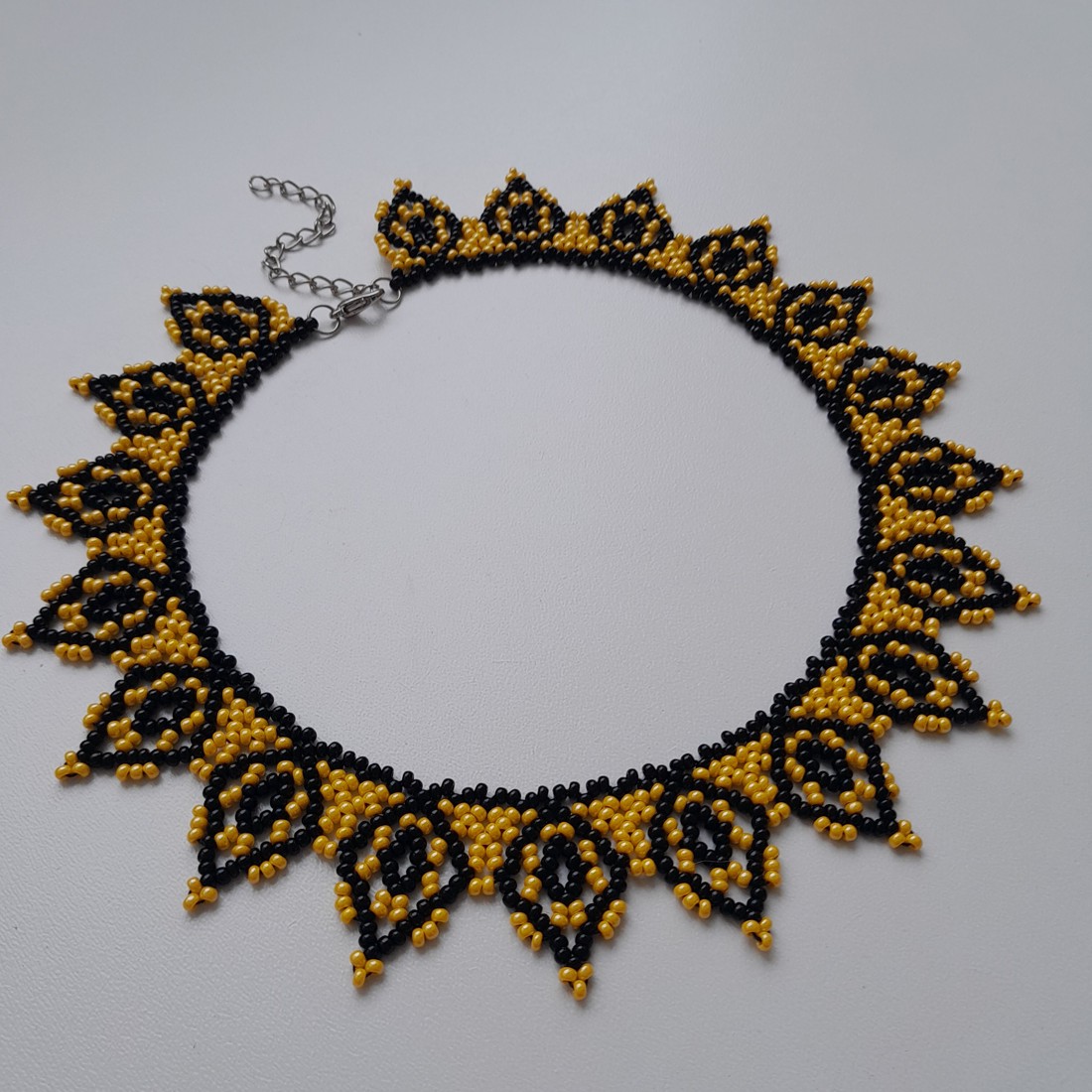 Colier de perle negru-lămâie - - Artynos.ro Colier de perle negru-lămâie - - Artynos.ro