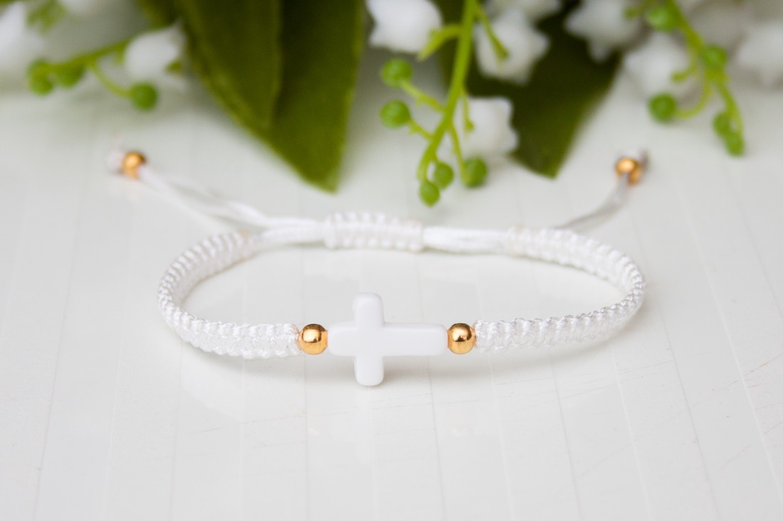 Brățară macramé împletită - Cross white - - Artynos.ro Brățară macramé împletită - Cross white - - Artynos.ro