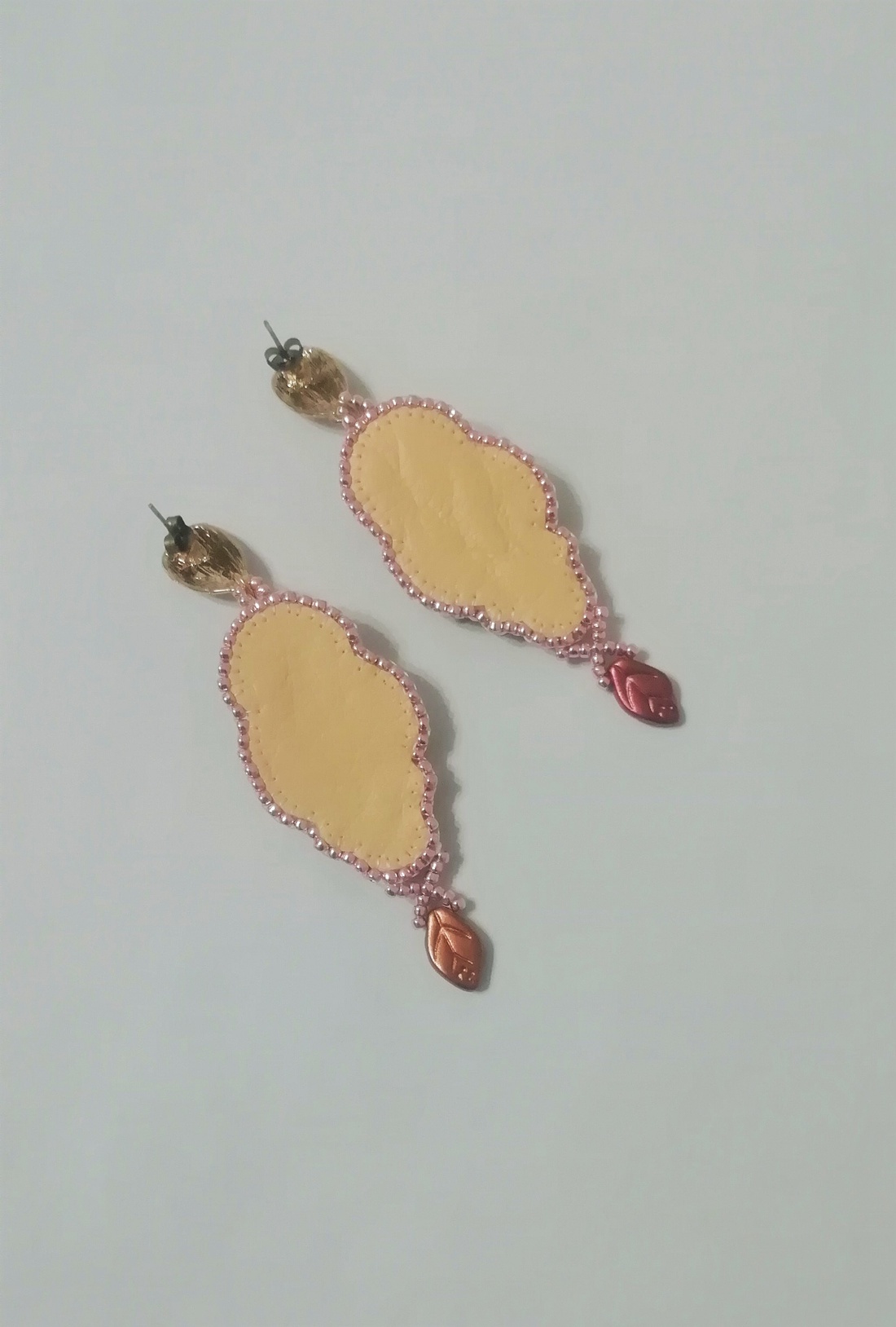 Cercei Pastel - bijuterii - cercei - cercei brodați - Artynos.ro