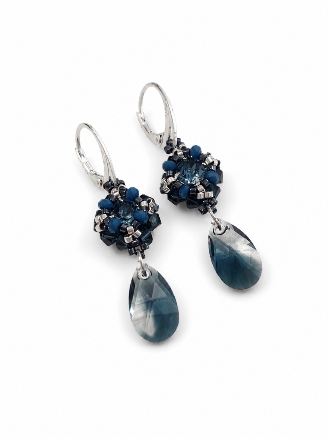 Cercei eleganti din cristale Swarovski si tortite argint - bijuterii - cercei - cercei din mărgele - Artynos.ro