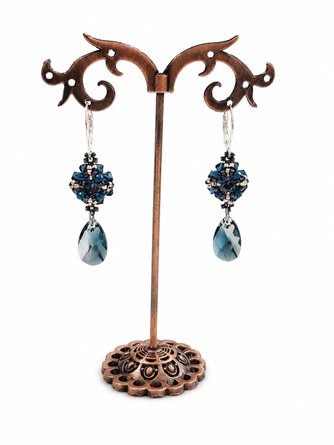 Cercei eleganti din cristale Swarovski si tortite argint - bijuterii - cercei - cercei din mărgele - Artynos.ro