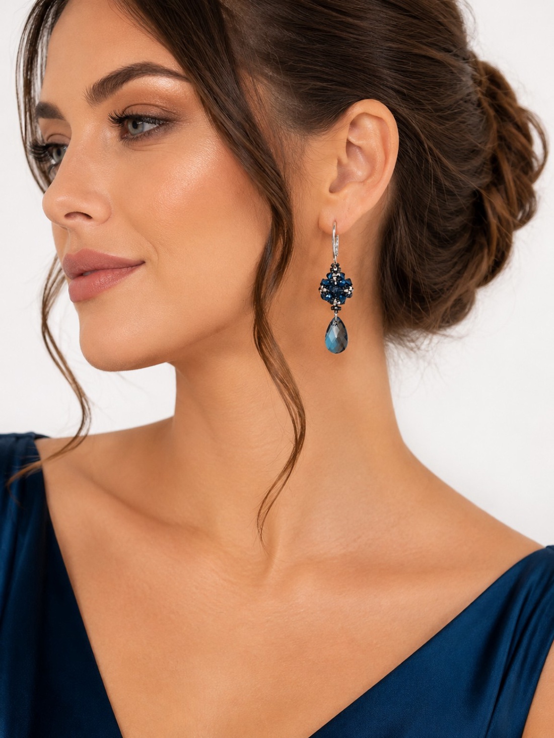 Cercei eleganti din cristale Swarovski si tortite argint - bijuterii - cercei - cercei din mărgele - Artynos.ro