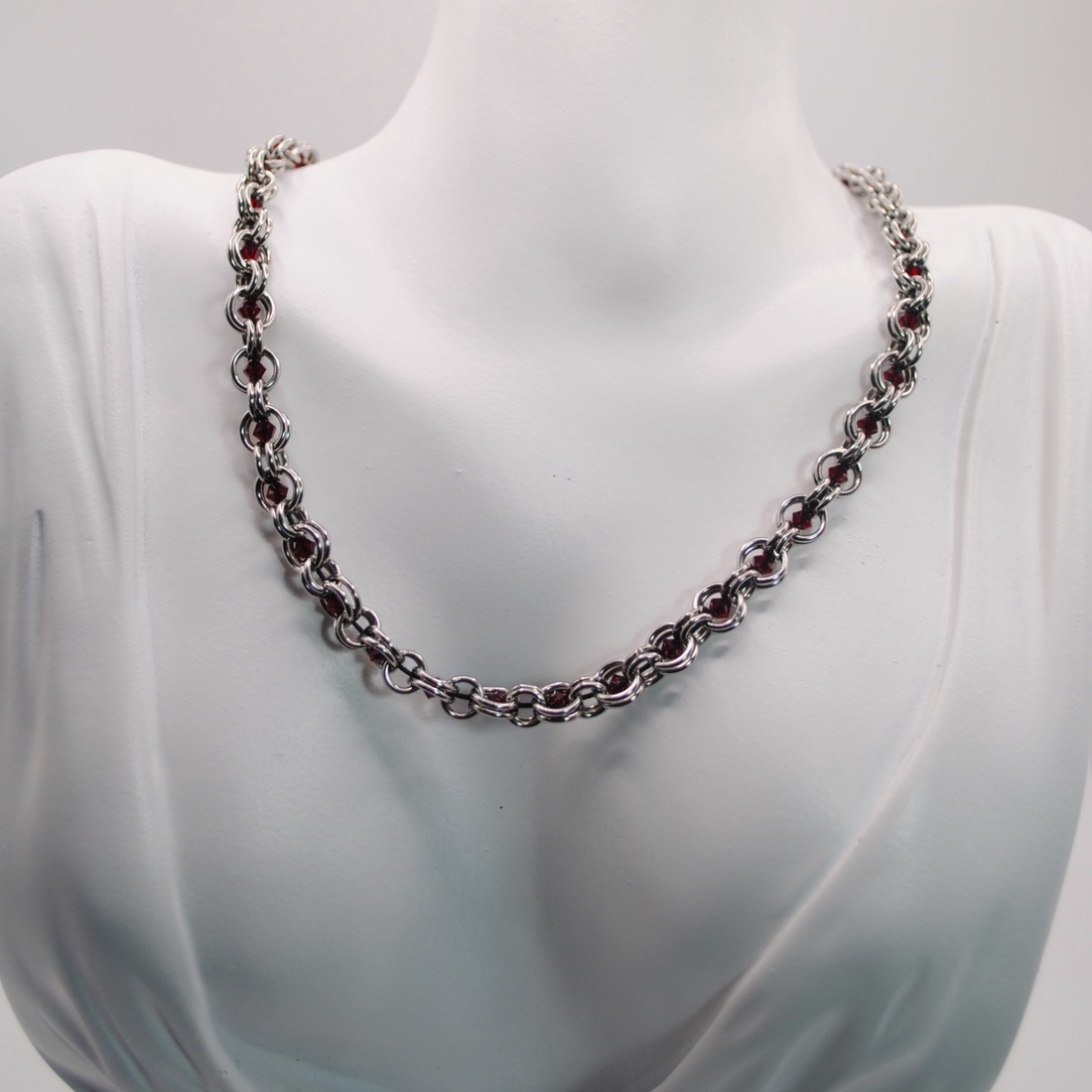 Colier Gabrieli Flame - Otel inoxidabil si cristale rosii - bijuterii - coliere - coliere din pietre semiprețioase - Artynos.ro