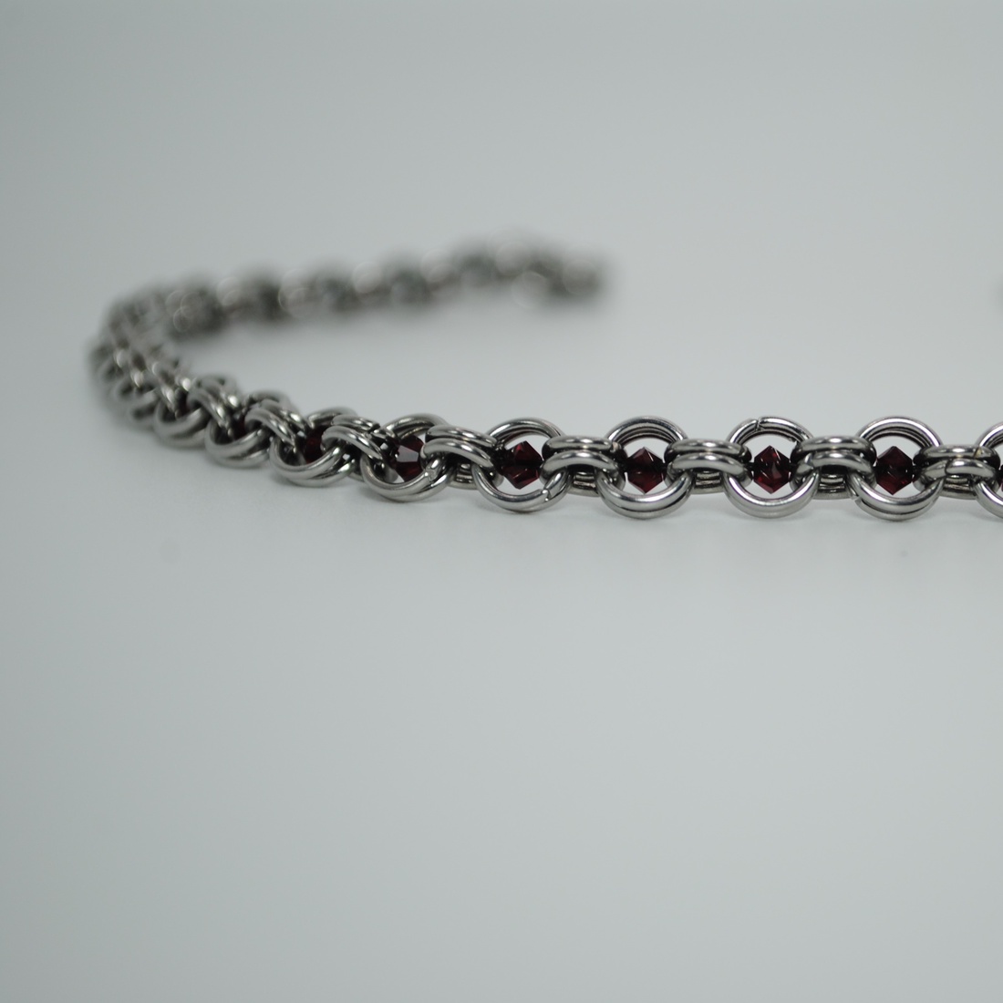 Colier Gabrieli Flame - Otel inoxidabil si cristale rosii - bijuterii - coliere - coliere din pietre semiprețioase - Artynos.ro