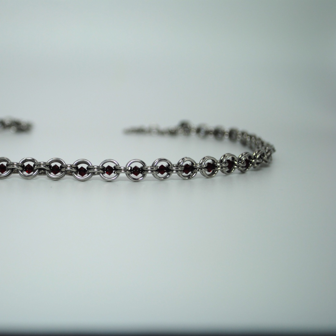 Colier Gabrieli Flame - Otel inoxidabil si cristale rosii - bijuterii - coliere - coliere din pietre semiprețioase - Artynos.ro