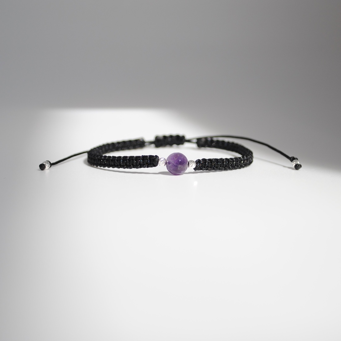 Brățară cu Ametist Natural � Zodia Vărsător � Șnur Reglabil si Argint 925 � Gabrieli - bijuterii - brățări - brățări din pietre semiprețioase - Artynos.ro