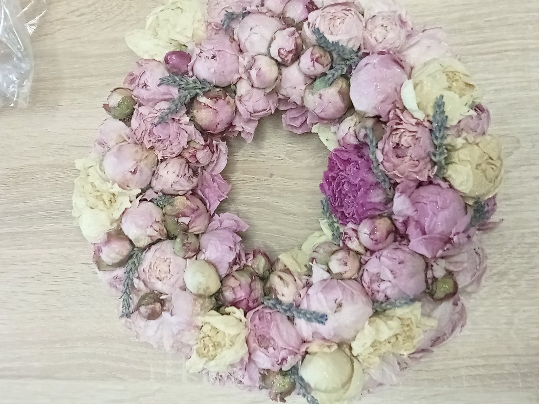 Peonias ajtódísz - - Artynos.ro Peonias ajtódísz - - Artynos.ro