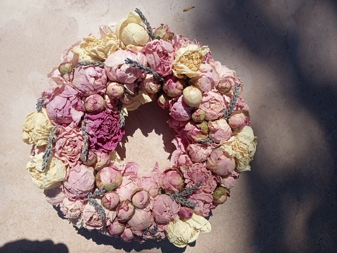 Peonias ajtódísz - - Artynos.ro Peonias ajtódísz - - Artynos.ro