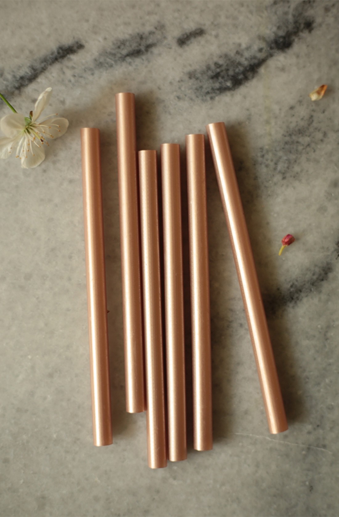 Bețe de ceară Rosegold pentru pistol de topit - 6 bucăți - - Artynos.ro Bețe de ceară Rosegold pentru pistol de topit - 6 bucăți - - Artynos.ro