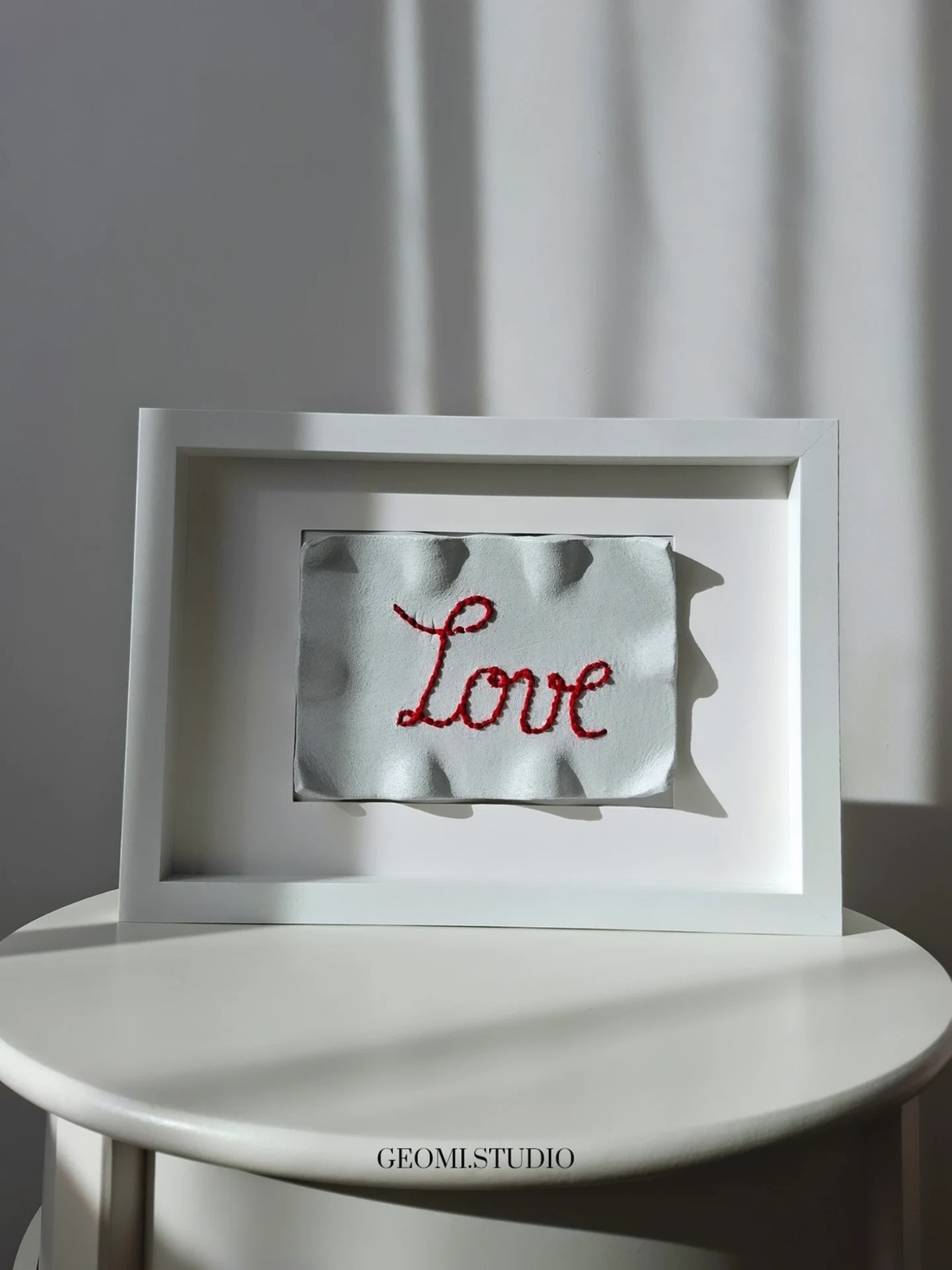 Tablou Love cusut - casă & stil de viață - decorațiuni de casă - decorațiuni de masă și rafturi - decorațiuni de masă - Artynos.ro