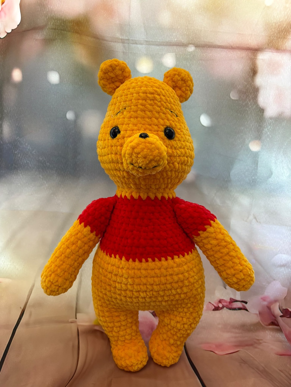 Ursuleț Winnie the Pooh croșetat  - jucării și echipamente pentru copii - daruri de botez - Artynos.ro