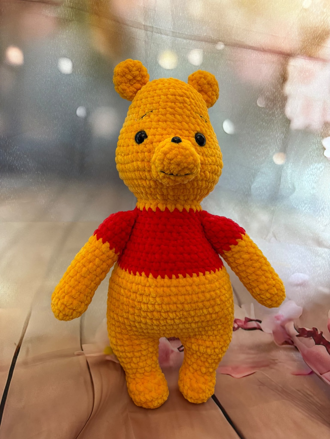 Ursuleț Winnie the Pooh croșetat  - jucării și echipamente pentru copii - daruri de botez - Artynos.ro
