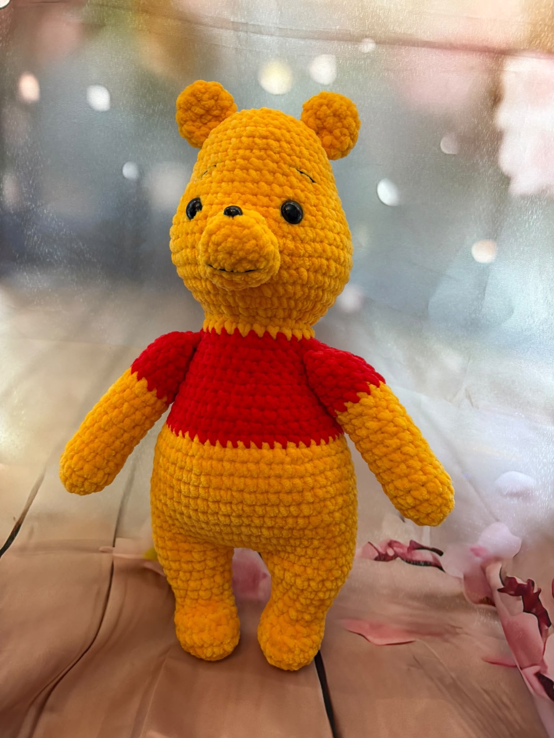 Ursuleț Winnie the Pooh croșetat  - jucării și echipamente pentru copii - daruri de botez - Artynos.ro