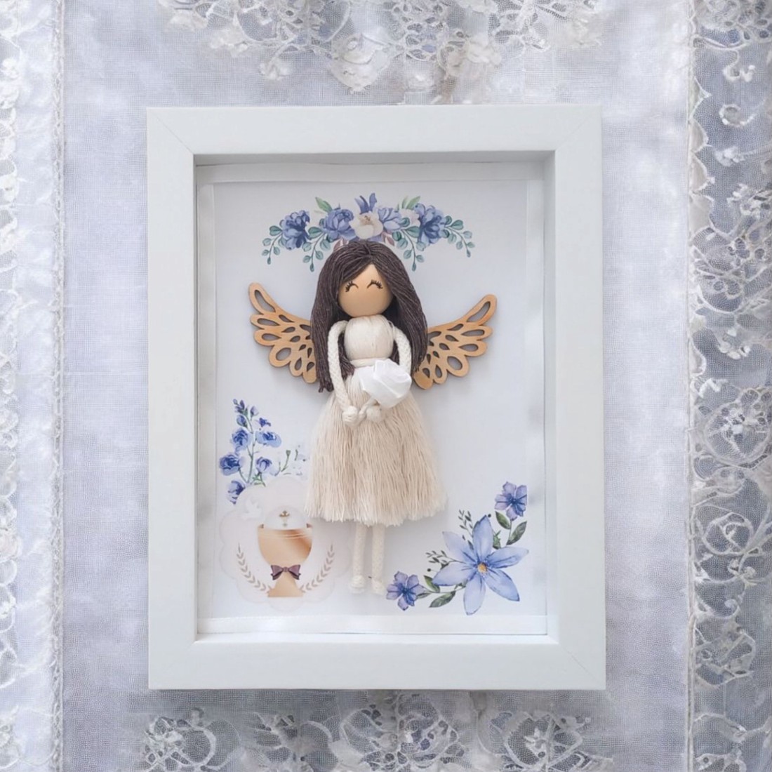 Cadou personalizat prima comuniune - păpușă macramé cu aripi de înger imagine 3D - - Artynos.ro Cadou personalizat prima comuniune - păpușă macramé cu aripi de înger imagine 3D - - Artynos.ro