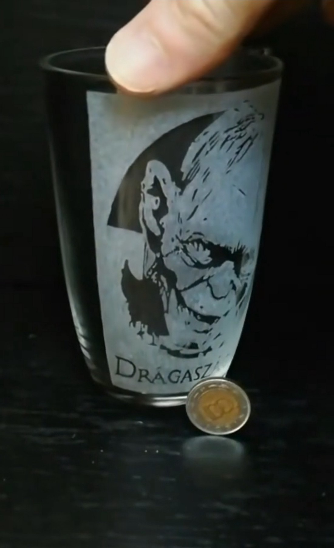 Cană de sticlă cu model Gollam, comoara mea  -  - Artynos.ro