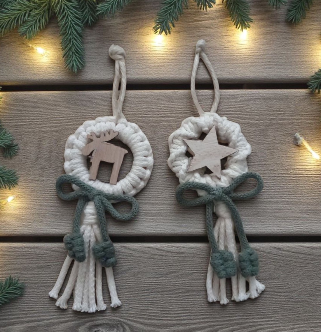 Pereche de ornamente de Crăciun Macrame - fir alb, cerc din lemn, decor natural - crăciun - decorațiuni de crăciun de casă - figurine pentru pomul de crăciun - Artynos.ro Pereche de ornamente de Crăciun Macrame - fir alb, cerc din lemn, decor natural - crăciun - decorațiuni de crăciun de casă - figurine pentru pomul de crăciun - Artynos.ro