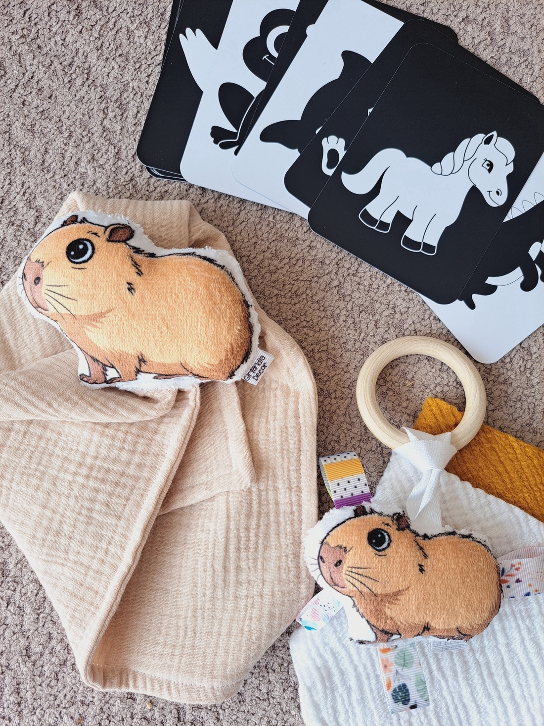 SzundiZoo szundikendő capybara - jucării și echipamente pentru copii - jucării bebeluși - jucării de dentiție - Artynos.ro SzundiZoo szundikendő capybara - jucării și echipamente pentru copii - jucării bebeluși - jucării de dentiție - Artynos.ro