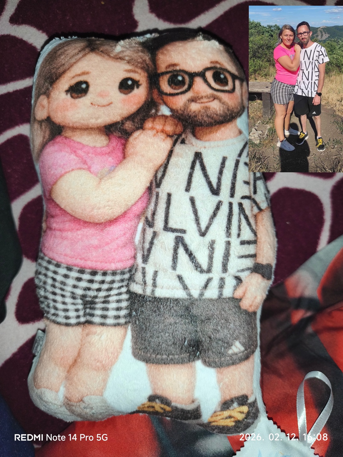 Pernă foto personalizată pentru cupluri � imaginea transformată într-o figurină de pluș - casă & stil de viață - textile de casă - perne - Artynos.ro