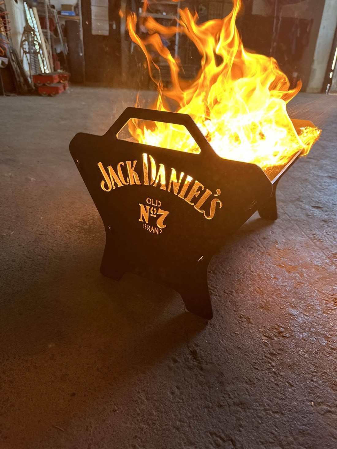 Șemineu Jack Daniels - casă & stil de viață - accesorii pentru casă și grădină - grătar - Artynos.ro