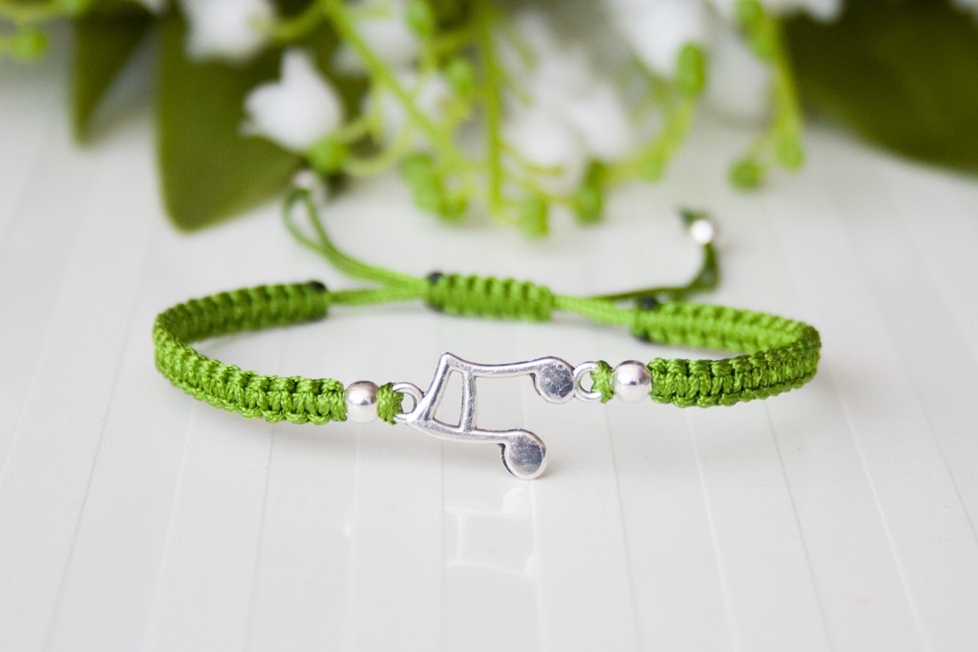 Brățară macramé împletită - Note verde -  - Artynos.ro