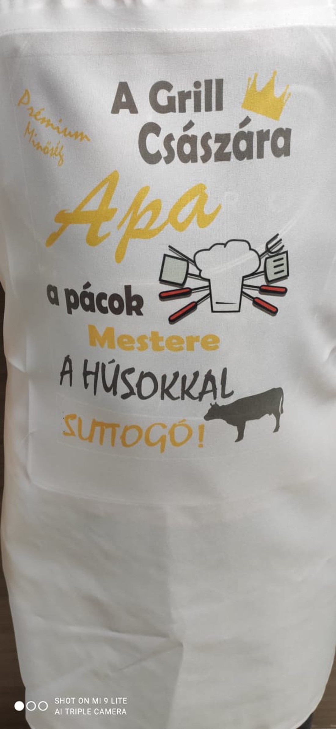 Împăratul șorțului de grătar - - Artynos.ro Împăratul șorțului de grătar - - Artynos.ro