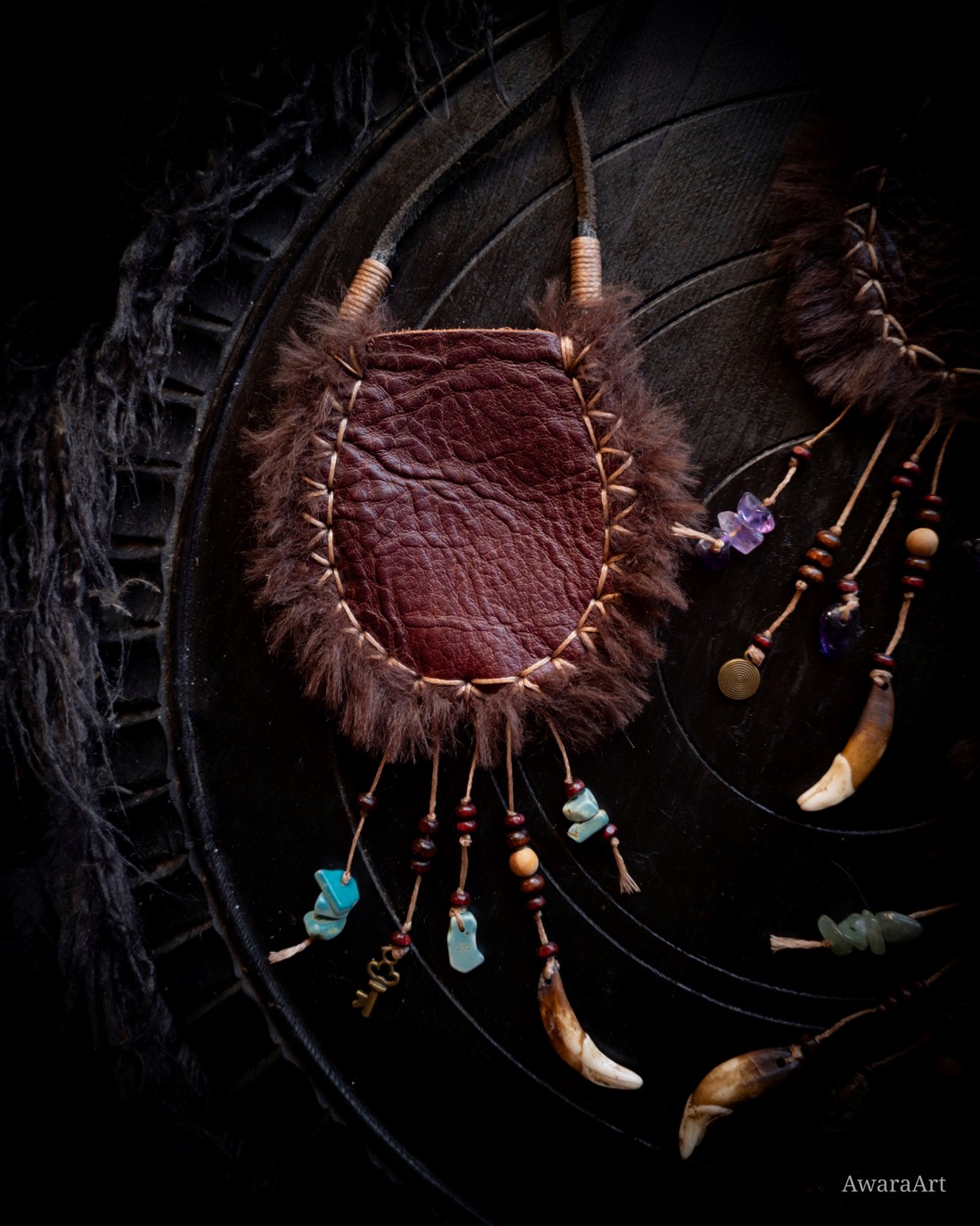 Paznic de suflet cu lopată, atârnat în jurul gâtului -  - Artynos.ro