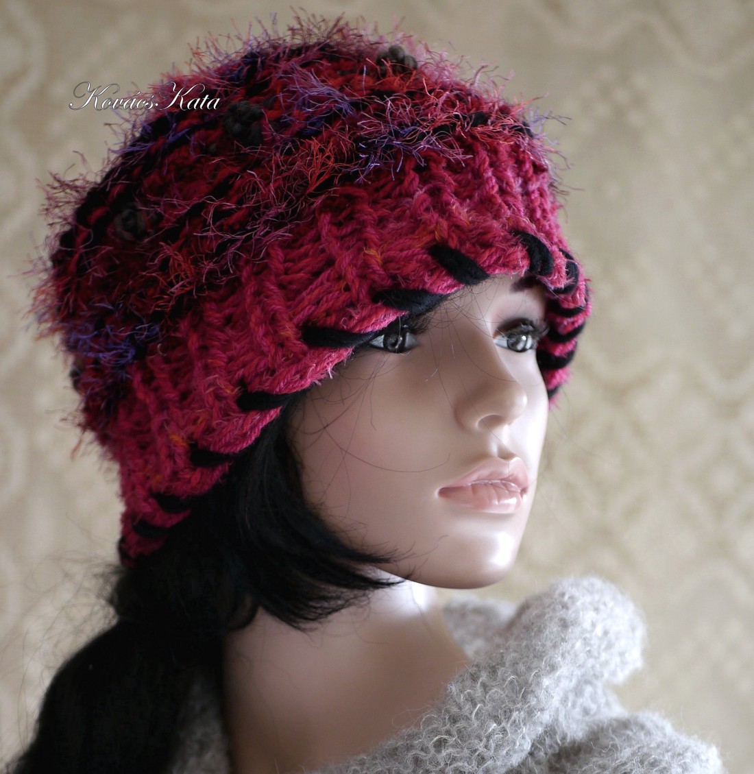 LUCA-SAPI / roșu vin - Șapcă boemă din lână tricotată manual - îmbrăcăminte și modă - eșarfe, pălării, fularuri - căciulă - Artynos.ro