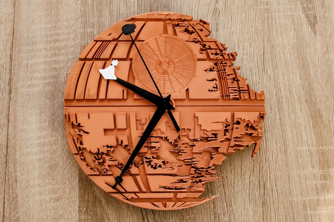 Ceas de perete Star Wars 3D din alamă -  - Artynos.ro