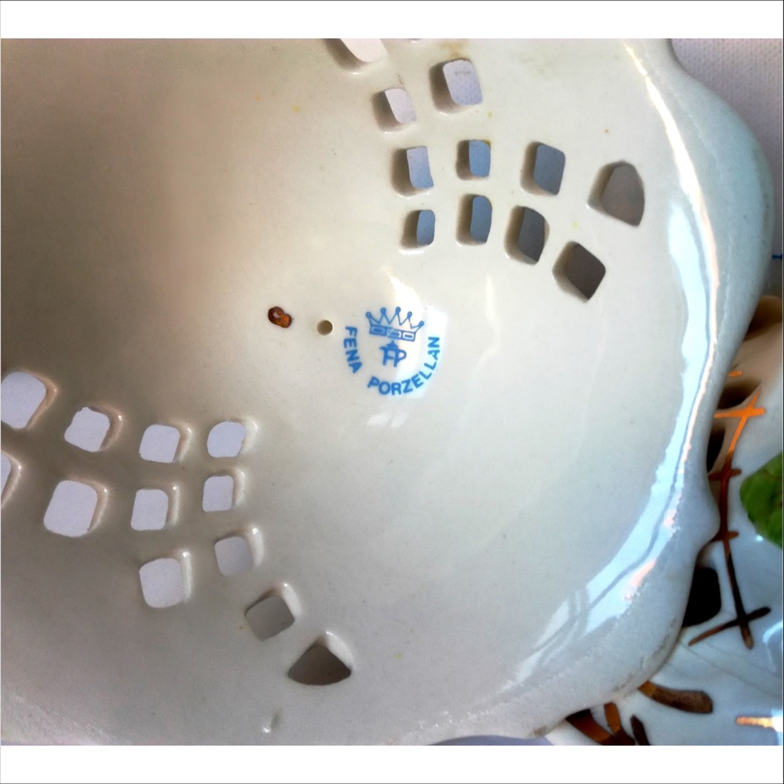 Două suporturi de lumânări din porțelan cu flori -  - Artynos.ro