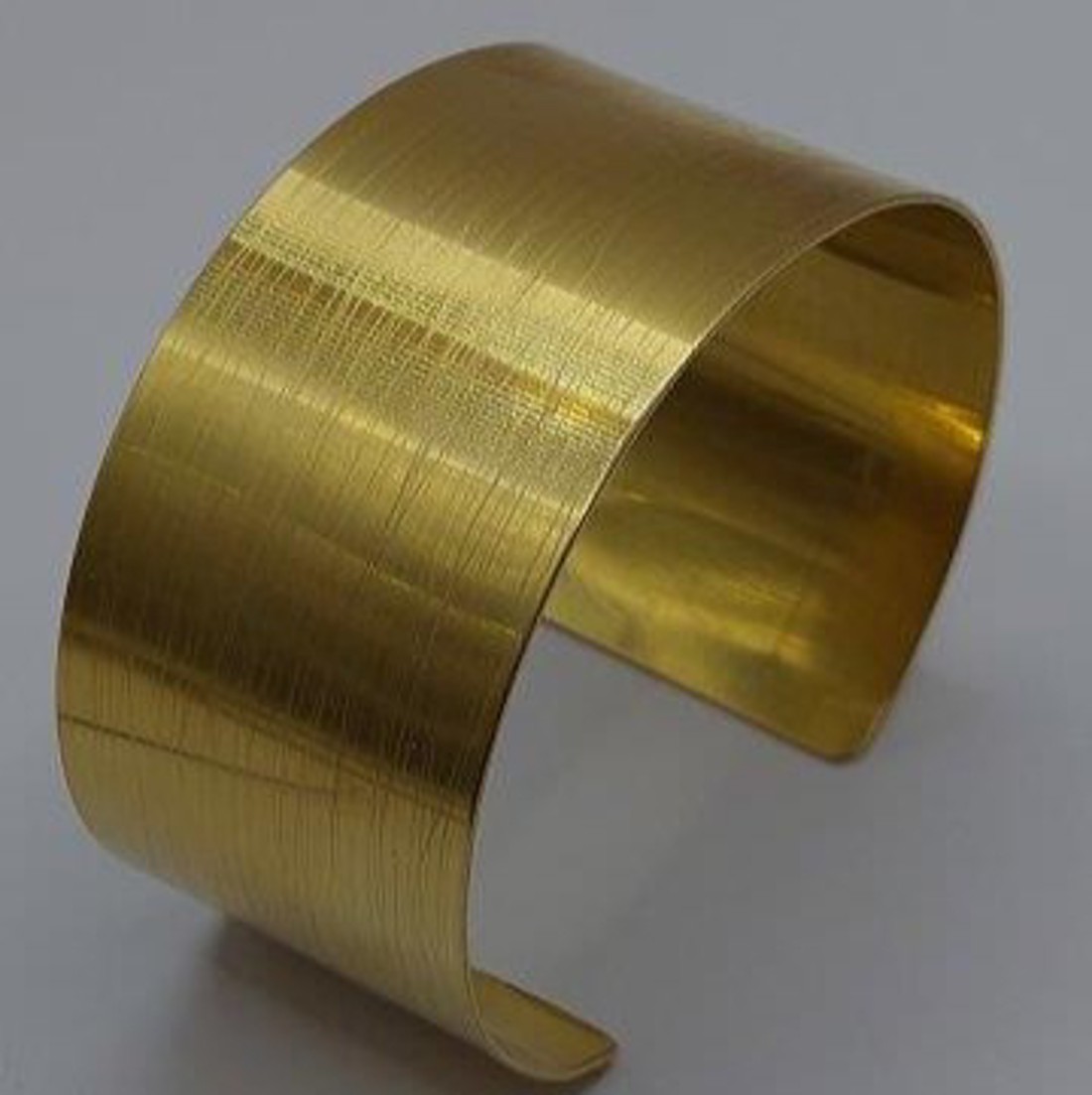 Brățară largă minimalistă din alamă - bijuterii - brățări - brățări din cupru - Artynos.ro